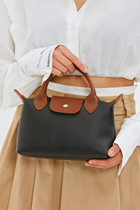 حقيبة كروس نسائية من الصحراء طويلة ذات حزام أسود-تان