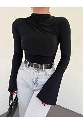 Naberaná blúzka so španielskym rukávom