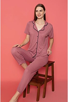 طقم بيجامة نسائي بأكمام قصيرة وأزرار