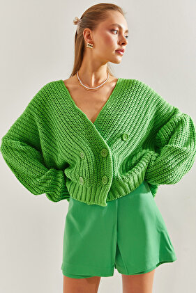 سترة نسائية محبوكة ذات ستة أزرار