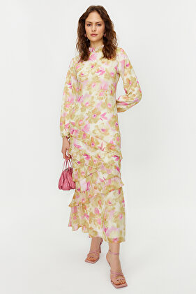 فستان من الشيفون المنسوج مع تنورة مزهّرة باللون الأخضر ومكشكش TCTSS24EB00036