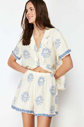 طقم بيجامة منسوجة من الفسكوز بنمط الشمس باللون الأزرق الداكن مع شورت THMSS24PT00009