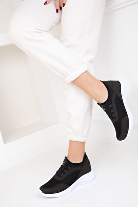 حذاء رياضي أسود نسائي 15226