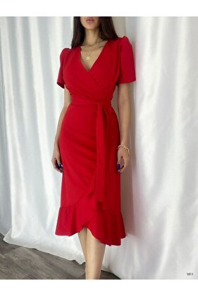 فستان كريب بحزام متوسط الطول وياقة مزدوجة الصدر