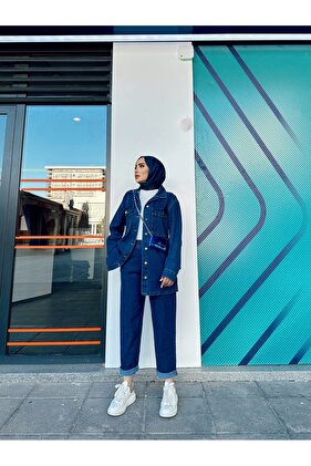 بدلة بنطلون وسترة نسائية