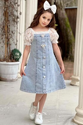 فستان بناتي من الدنيم بياقة وأكمام شفافة ومطرز بالدانتيل وأكمام بالون