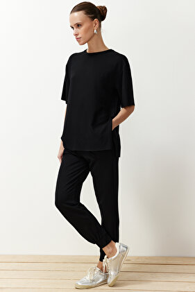 طقم بلوزة وبنطلون أسود - رقبة دائرية، كم قصير - TWOSS24AU00120