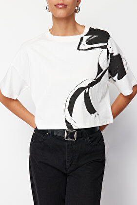 تي شيرت أبيض محبوك بقصة عادية - TEDSS24TS00032