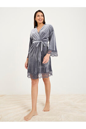 رداء جيب بحافة دانتيل مخملي