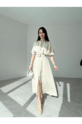 فستان نسائي بحزام متوسط الطول