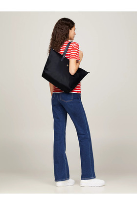 حقيبة كتف نسائية زرقاء