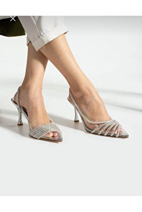 حذاء نسائي شفاف بكعب مرصع بالأحجار