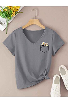 Základné bavlnené tričko s kvetinovou potlačou s výstrihom do V (Regular Fit)