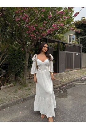 فستان مبطن باللون الأبيض