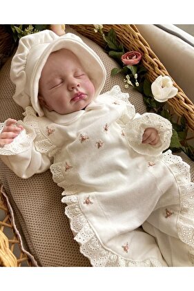 ثوب فضفاض لحديثي الولادة متعدد الأزهار وقبعة مسطحة