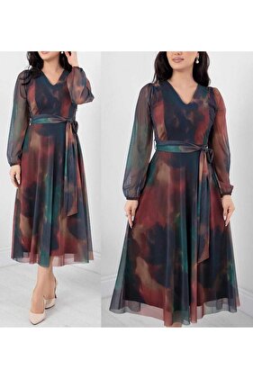 فستان من التول بطول متوسط ورقبة على شكل حرف V