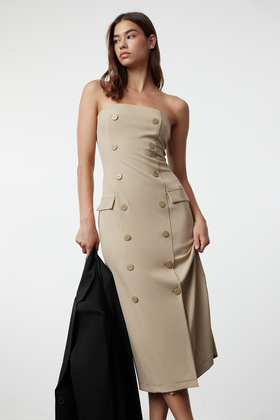 فستان متوسط الطول بدون حمالات بقصة مستقيمة - لون حجري، تفاصيل أزرار، منسوج - TWOAW24EL00418