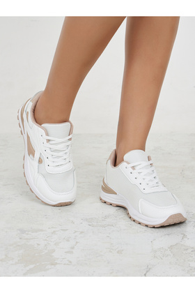 حذاء رياضي سميك بأربطة ملونة