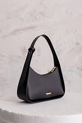 حقيبة يد وكتف مبطنة باللون الأسود