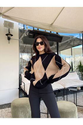 Women's Crew Neck Black Diamond Patterned Multicolored Sweater