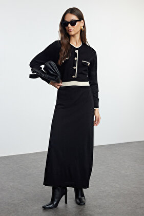 فستان تريكو أسود بأزرار TCTAW25EB00042