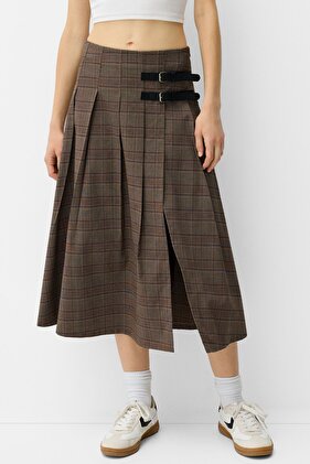 تنورة ميدي بطيات مع حزام