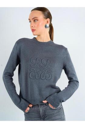 سترة تريكو - شعار منقوش