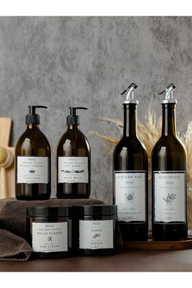 مجموعة من 3 قطع زجاجية مكونة من 2 وعاء زيت سعة 750 مل، وعاء زيت زجاجي كهرماني سعة 300 مل، وعاء صابون سائل مكون من 2 وعاء زيت قطني كهرماني