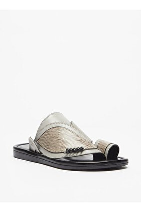 صندل عربي سهل الارتداء بألوان متباينة