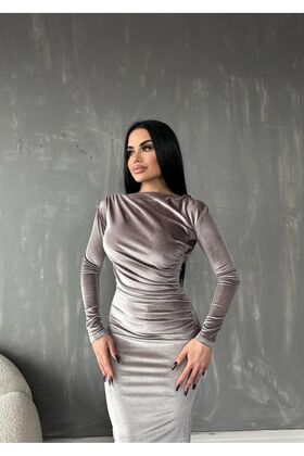 فستان مخملي متوسط الطول بتفاصيل غير متماثلة