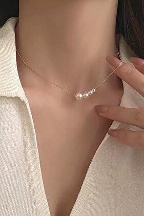 قلادة أنيقة مع 4 لآلئ ذهبية