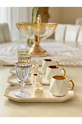 مجموعة من 6 فناجين قهوة للعرض