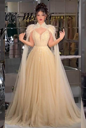 فستان سهرة بطبقة من الدانتيل والرأس من التول - GLD24168