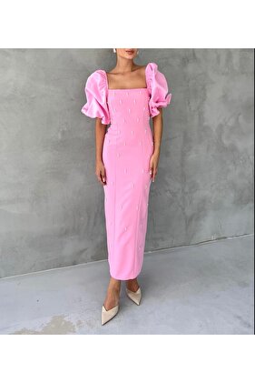 فستان سهرة طويل بأكمام بالون مطرز باللؤلؤ الوردي