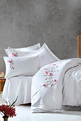 طقم غطاء لحاف مزدوج من الساتان المطرز ثلاثي الأبعاد باللون الأبيض