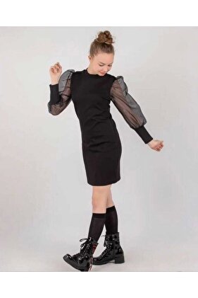 فستان بأكمام بالون مفصلة