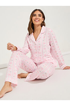 طقم بيجامة وقميص بأكمام طويلة بطبعة فيونكة خطية