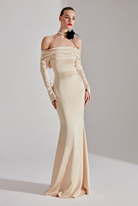 فستان كلارا الشمبانيا بحاشية سمكة بدون أكتاف