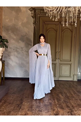 فستان سهرة طويل بأكمام ملاك من Blissli