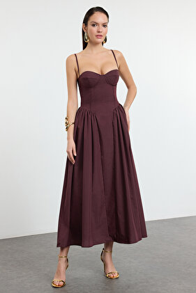 فستان متوسط ​​الطول منسوج من قماش البوبيلين باللون البني TPRSS24EL00294