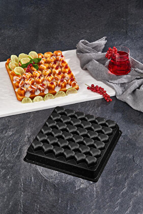 قالب كيك أسود على شكل قلب 36 حجرة