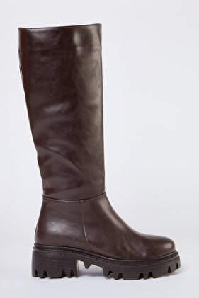 Sötétbarna cipzáras női 6 cm vastag talpú csizma TAKAW25CZ00005