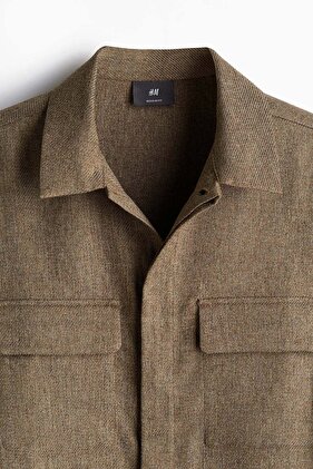 قميص عملي بقصّة عادية