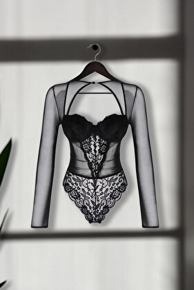 Gestrickter Body mit schwarzem Spitzenausschnitt/Fensterdetail THMAW25BD00003