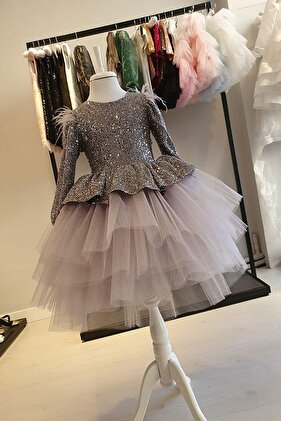 فستان بناتي مزين بالترتر بأكتاف ريش على شكل حرف V من الخلف - فستان سهرة للأطفال - فستان سهرة بناتي - فستان تخرج للأطفال