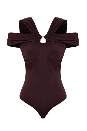 جسم محبوك بتفاصيل إكسسوارات باللون البني TPRSS25BD00004