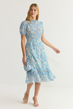 فستان منسوج متوسط الطول مكشكش على شكل حرف A باللون الأزرق الفاتح TWOSS20EL0894