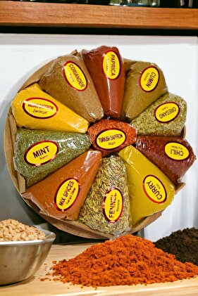 11 نوعًا من مجموعة التوابل مع سلة