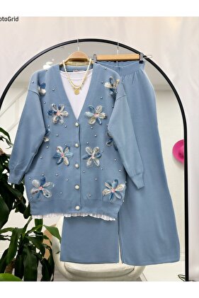 بدلة مزدوجة من القماش المزين بالزهور