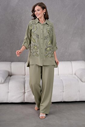 بدلة كتان مطرزة